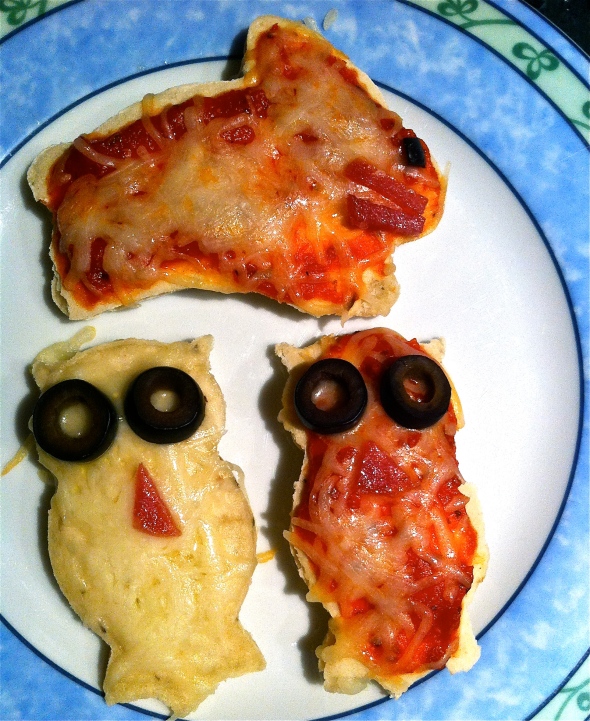 Cookie Cutter Pizzas - Super cute kid meal